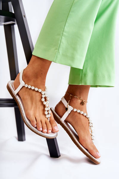 Modne Sandały Japonki Z Perłami Białe Isalia