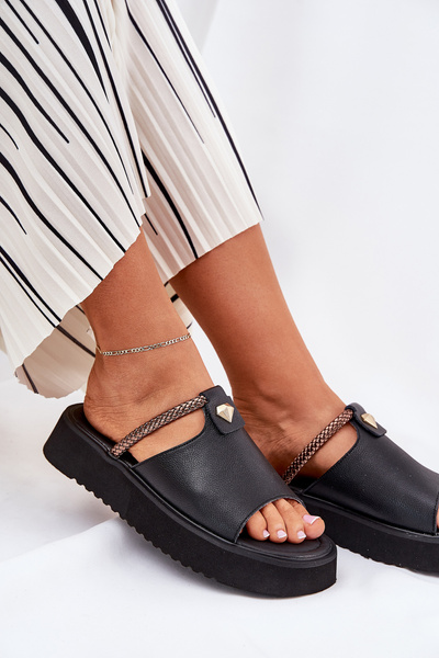 Skórzane Klapki Damskie Na Platformie Z Ozdobnym Paskiem D&A MK51-475 Czarne