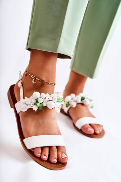 Modne Sandały Z Koralikami Białe Hally