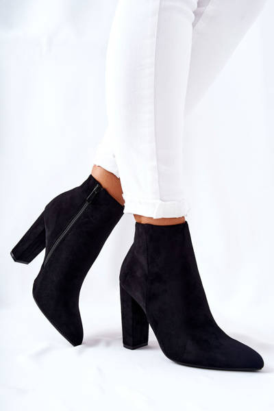 Zamszowe Botki Na Słupku Czarne Rinasa