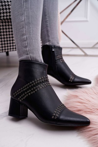 Damskie Botki Na Słupku W Szpic Z Nitami Czarne Primma