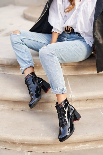 Damskie Botki Na Słupku Lakierowane Czarne Do It Better