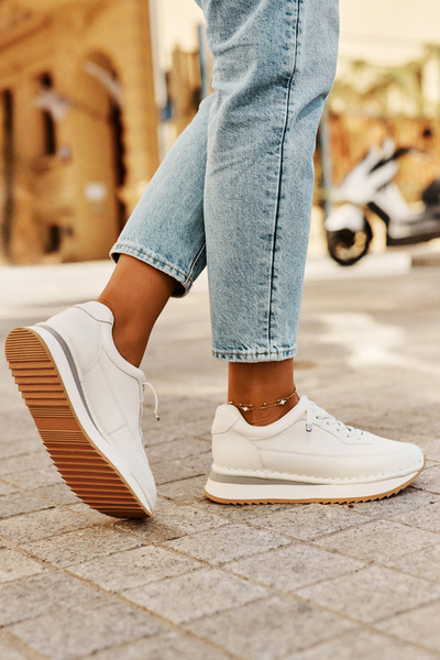 Skórzane Sneakersy Damskie Na Platformie Big Star RR274A333 Białe