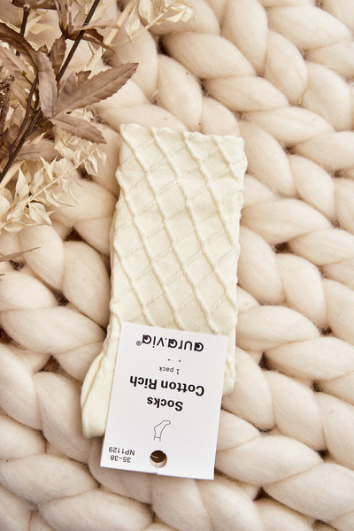 Skarpety Damskie Z Ozdobnym Tłoczeniem Kremowe