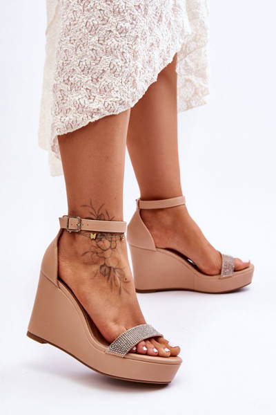 Modne Skórzane Sandały Na Koturnie Nude Arwen