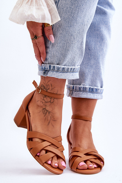 Wygodne Sandały Na Niskim Obcasie Camel Camelia