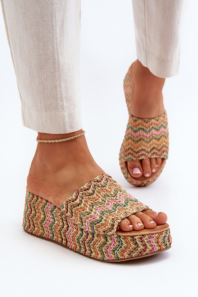 Damskie Klapki Na Koturnie Beżowe Vanarila