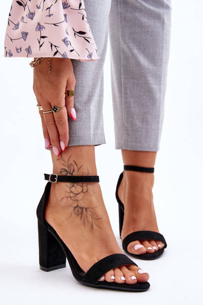 Klasyczne Zamszowe Sandały Na Słupku Czarne Amina