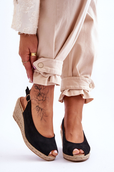 Zamszowe Sandały Na Koturnie Czarne Elsie