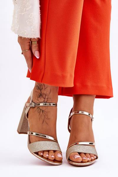 Błyszczące Sandały Na Obcasie Złote Alicia