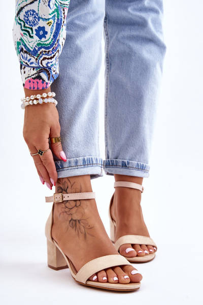 Zamszowe Sandały Na Niskim Obcasie Beżowe Quincy