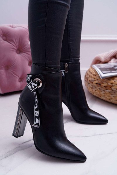 Botki Damskie Na Słupku W Szpic Czarne Macada