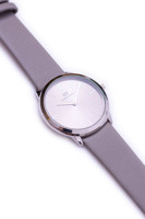 Odcienie szarości i srebra