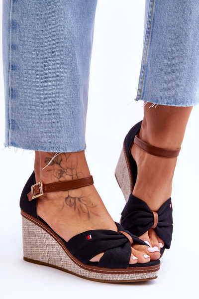 Sandały Damskie Na Plecionym Koturnie Czarne Judith