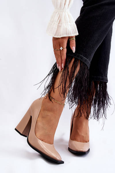 Modne Lakierowane Czółenka Na Słupku Nude Mysterious