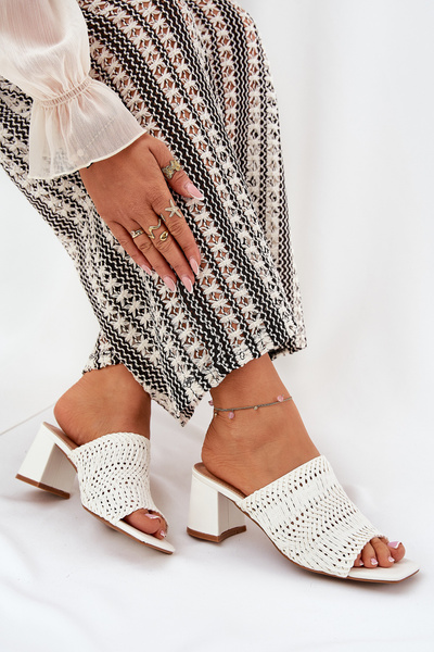 Klapki Damskie Z Plecionką Na Obcasie Białe Ciariloria