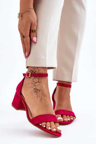 Zamszowe Sandały Na Niskim Obcasie Fuksja Quincy