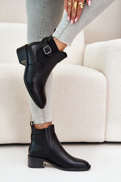 Botki Sztyblety Damskie Na Niskim Obcasie Ze Złotą Klamrą Czarne Vomera