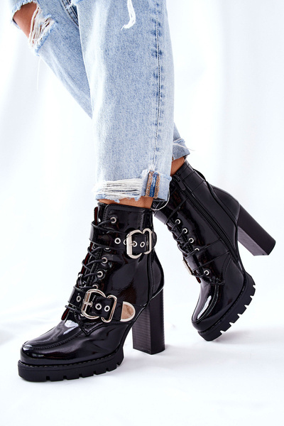 Botki Na Słupku Lakierowane Z Klamrą Czarne Flaris