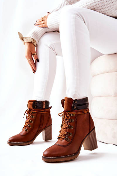 Botki Na Słupku Ocieplane Camel Charmmis