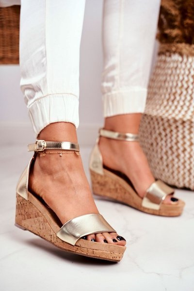 Sandałki Damskie Na Koturnie Złote MarryMe